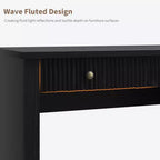 Scrivania da ufficio domestico Fluted con spazio contenitore, scrivania direzionale moderna da 54 pollici con stazione di ricarica, scrivania in legno per computer e scrittura con cassetti portadocumenti per lo studio