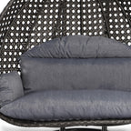 LeisureMod hängender Doppelsitz-Eierstuhl mit Gestell – Outdoor-/Indoor-Hängesessel aus Rattan-Geflecht für Terrasse, Schaukel und Hängeliege mit Polstern
