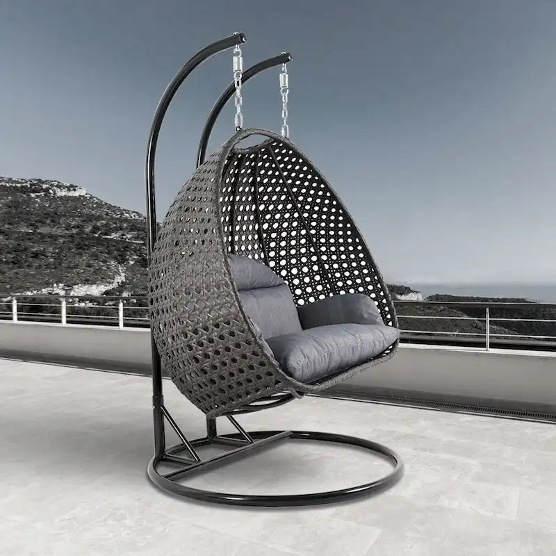 Poltrona sospesa a uovo LeisureMod per 2 persone con supporto - Altalena da patio in rattan intrecciato per esterni/interni, chaise longue con cuscini