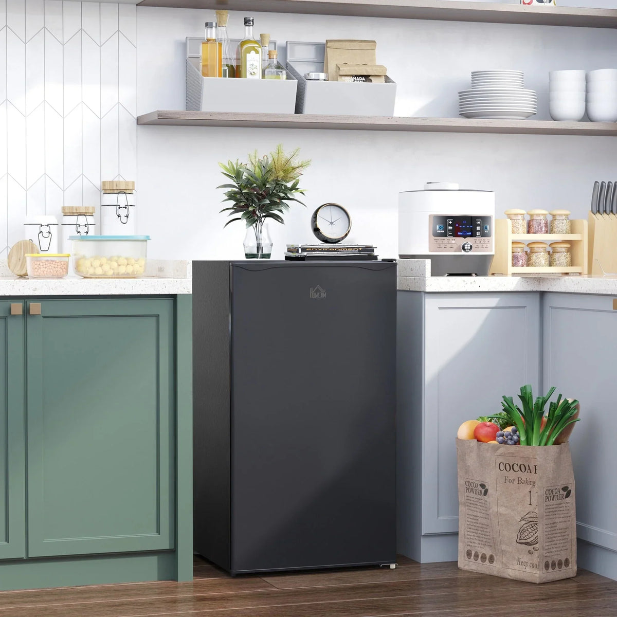 3,2-Kubikfuß-Minibar mit Gefrierfach, kompakter Kühlschrank mit einer Tür und verstellbarem Thermostat für das Schlafzimmer