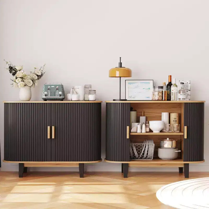 40-Zoll-geriffeltes Sideboard, Aufbewahrungsschrank mit Schiebetür und verstellbarem Einlegeboden, moderne Anrichte, Aufbewahrungsschränke, Konsolentisch mit Rolltür