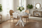 Ronde tafel met massief houten voet