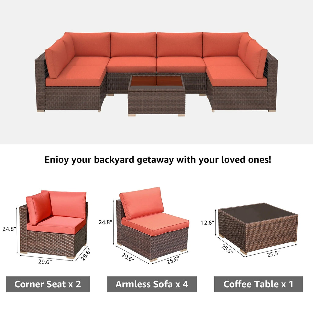 7-delige outdoor loungeset van vlechtwerk en staal met kussens