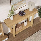 Geribbelde houten consoletafel in landelijke stijl, 2 niveaus met plankopbergruimte, rechthoekige smalle haltafel achter de bank voor hal, gang of woonkamer