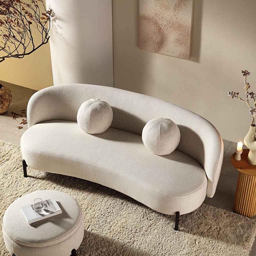 Divano curvo a 3 posti con cuscini sferici, misto lino beige