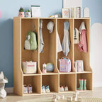 Braun-weißer Garderobenschrank mit 4 Fächern und 8 Haken für Kinder
