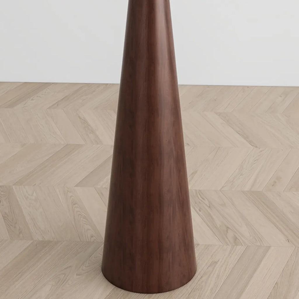 Moderne konisch zulaufende Metall-Stehlampe mit Stoffschirm