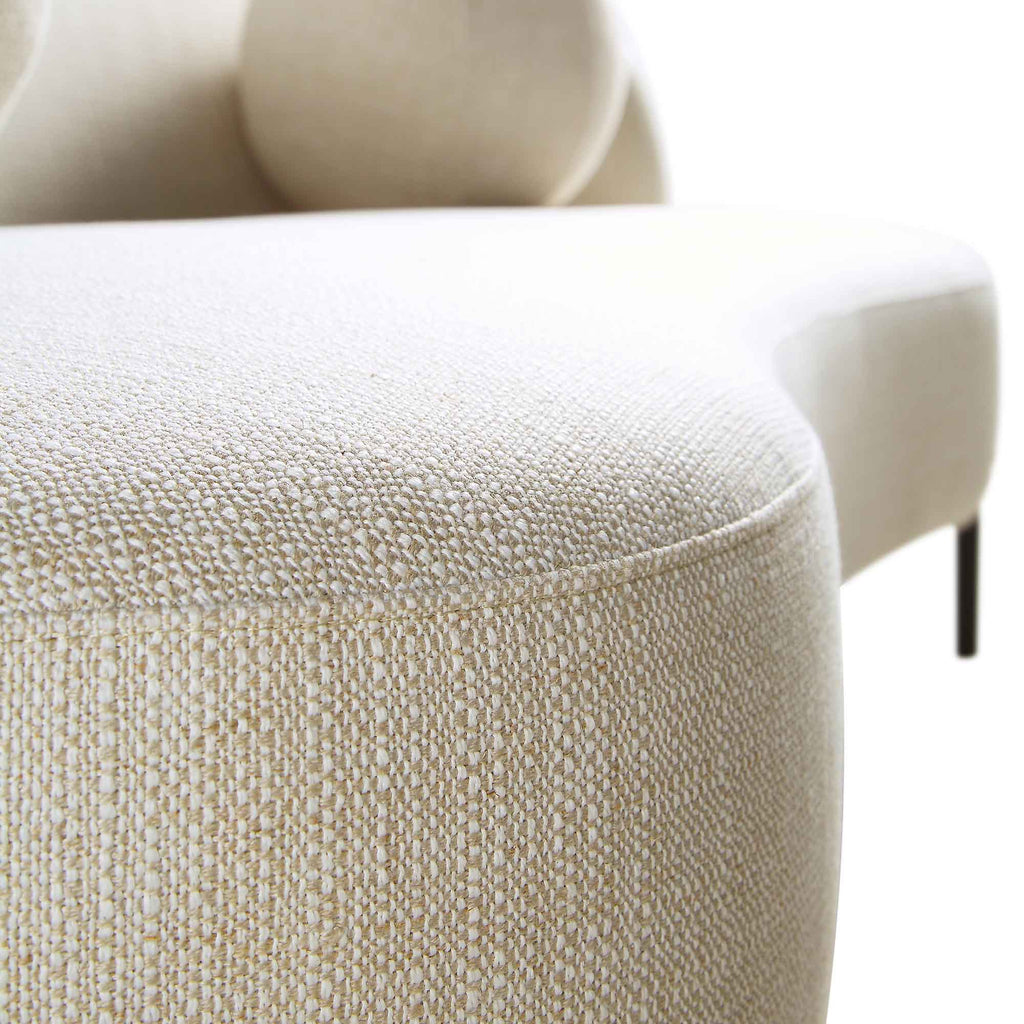 Divano curvo a 3 posti con cuscini sferici, misto lino beige