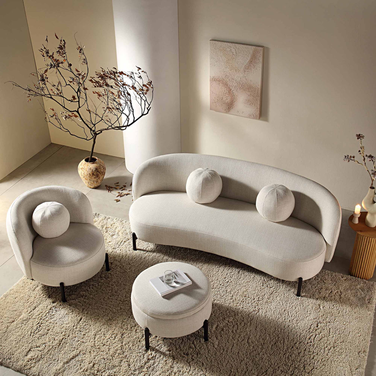 Divano curvo a 3 posti con cuscini sferici, misto lino beige