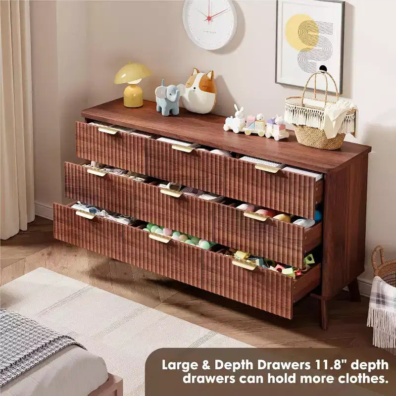 Dressoir met 9 laden en geribbelde voorkant, moderne ladekast, houten dressoir/TV-meubel met gebogen profiel, voor woonkamer of hal