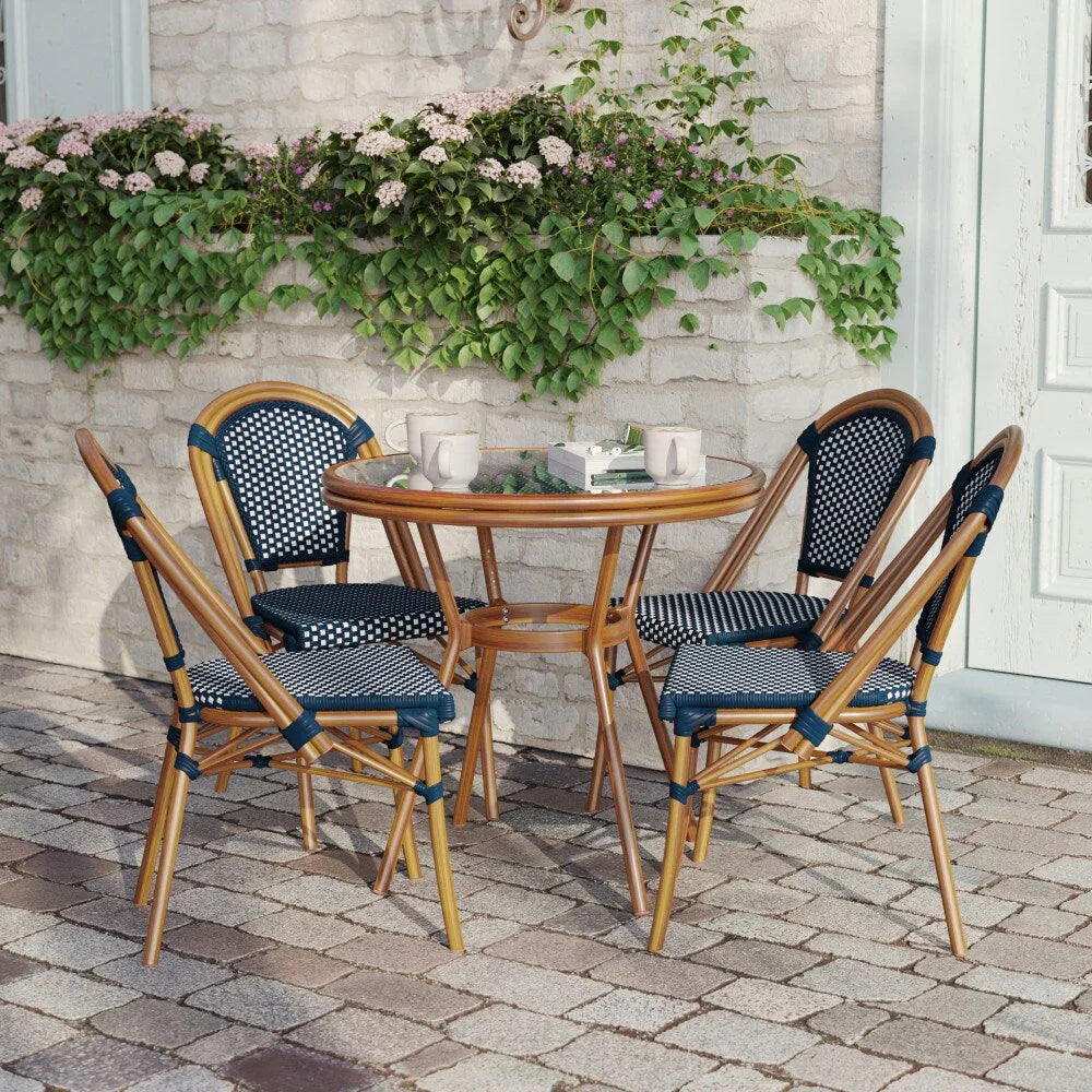 Commerciële bistroset voor binnen en buiten met tafel en vier stoelen