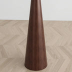 Moderne konisch zulaufende Metall-Stehlampe mit Stoffschirm